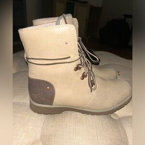 Like new The North Face boots 🤍